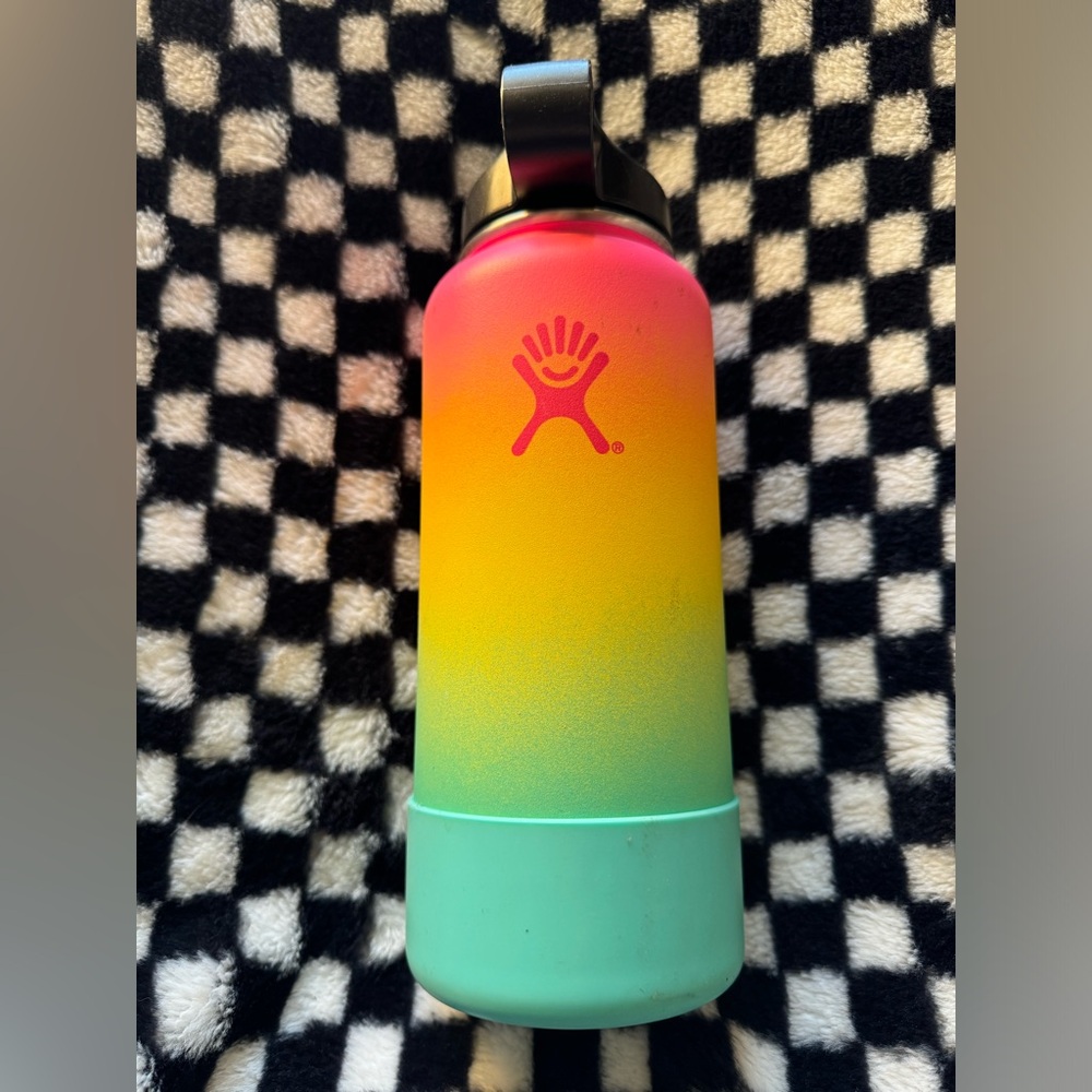 HAWAIIAN RAINBOW 32oz Ombre Hydro Flask
HAWAII SHAVE ICE Limited Edition